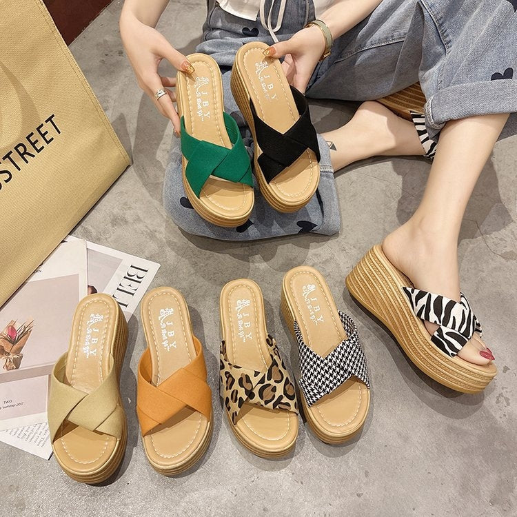 999 Ladies Wedge Platform Slippers, Size: