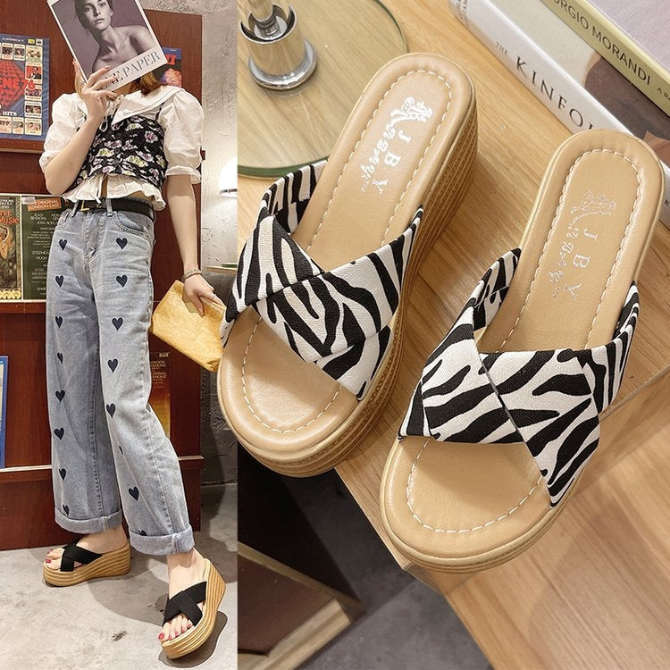 999 Ladies Wedge Platform Slippers, Size: