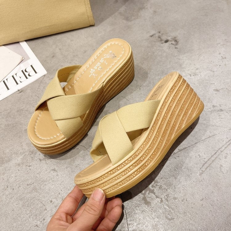 999 Ladies Wedge Platform Slippers, Size:
