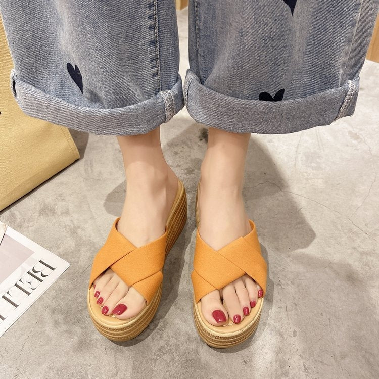999 Ladies Wedge Platform Slippers, Size:
