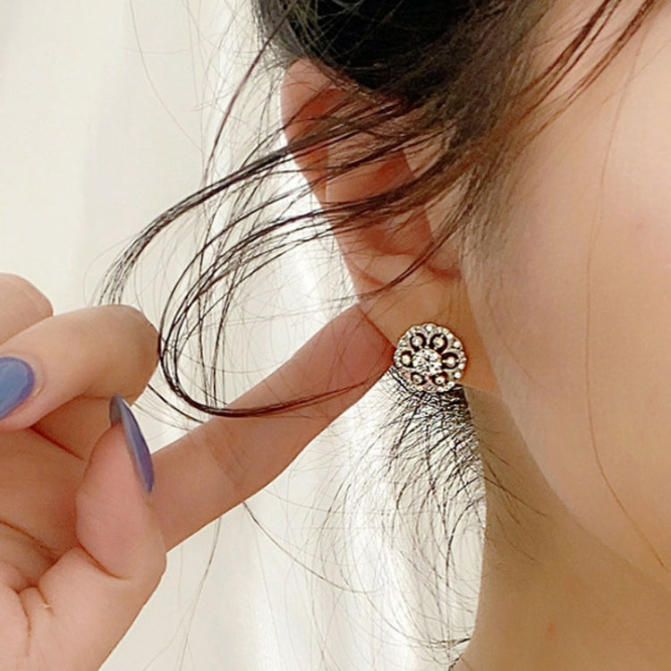 XEA005 925 Silver Flower Earrings Female Personality Flowers Round Earrings(White)