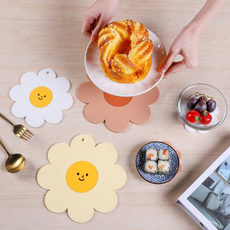 Sunflower Cute PVC Heat Insulation Mat Household High Temperature Resistant Table Pad, Style: Yellow Small