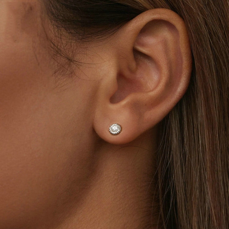 S925 Sterling Silver Threaded Round Moissanite Earrings - MSE053