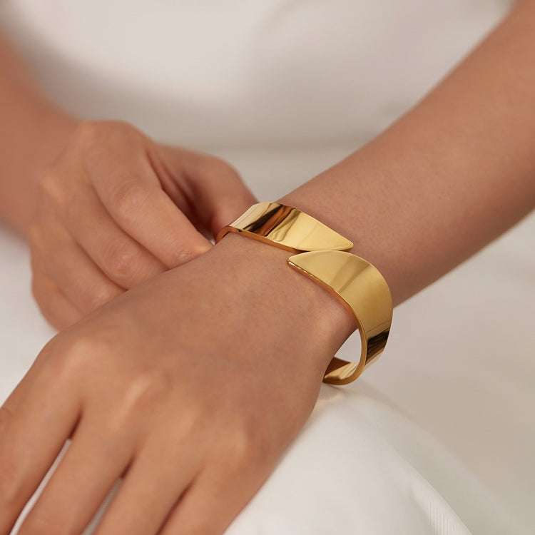 OPK GH1106 Stainless Steel Minimalist Glossy Bracelet - Gold