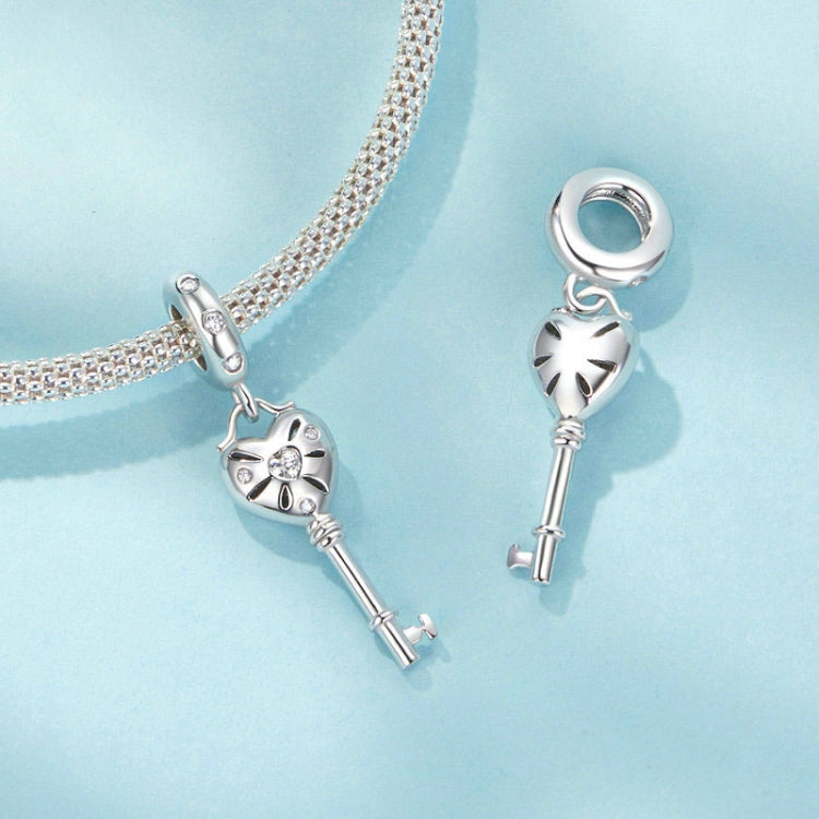 S925 Sterling Silver Platinum-plated Three-dimensional Heart Key-shaped Beaded Jewelry Pendants - SCC2885