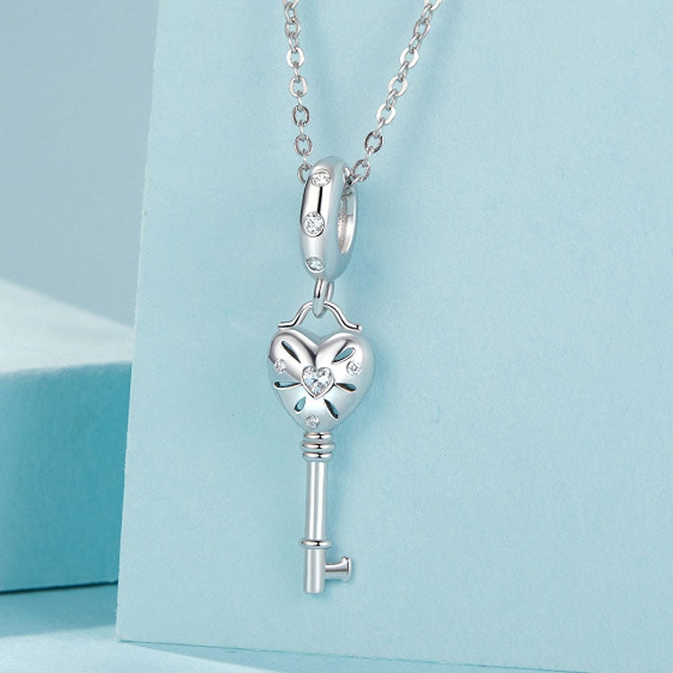 S925 Sterling Silver Platinum-plated Three-dimensional Heart Key-shaped Beaded Jewelry Pendants - SCC2885