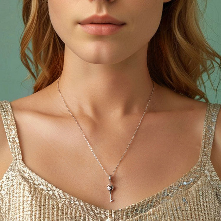 S925 Sterling Silver Platinum-plated Three-dimensional Heart Key-shaped Beaded Jewelry Pendants - SCC2885