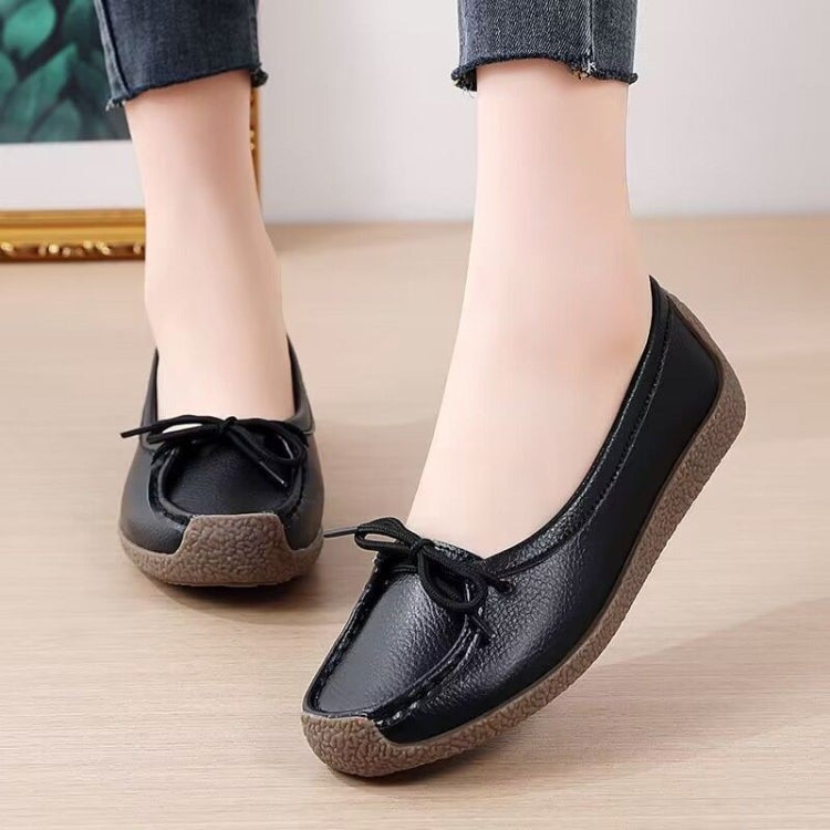 Women Casual Loafers Soft Leather Mom Flat Shoes Anti-slip Work Casual Shoes, Size: 36