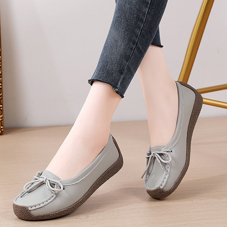 Women Casual Loafers Soft Leather Mom Flat Shoes Anti-slip Work Casual Shoes, Size: 39
