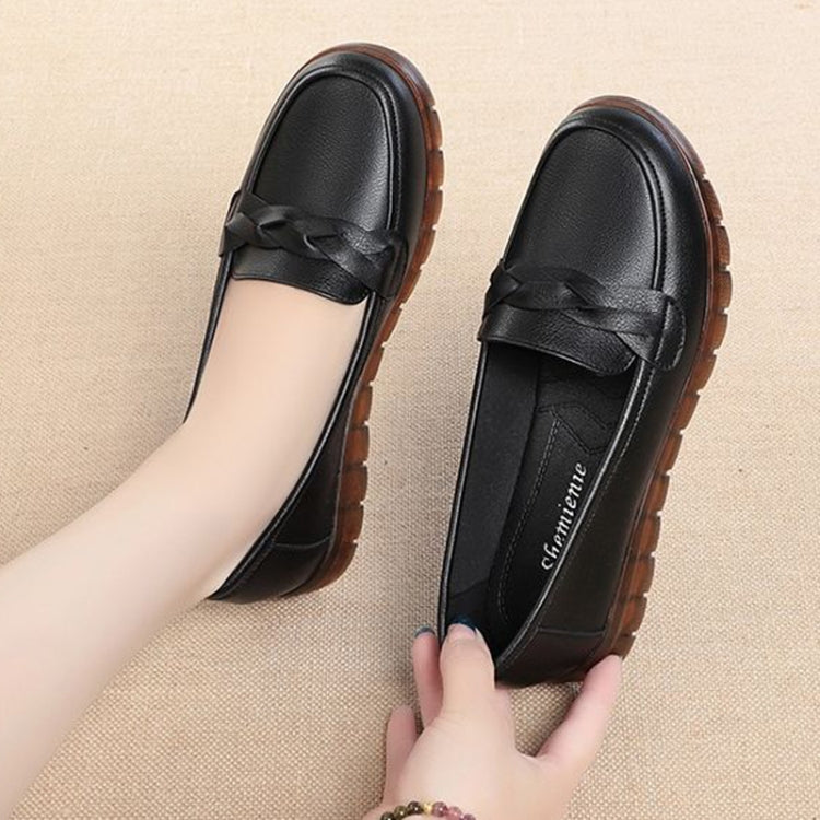 Women Leather Loafers Soft Sole Non-slip Middle-aged / Elderly Mom Shoes Flat Single Shoes, Size: 36