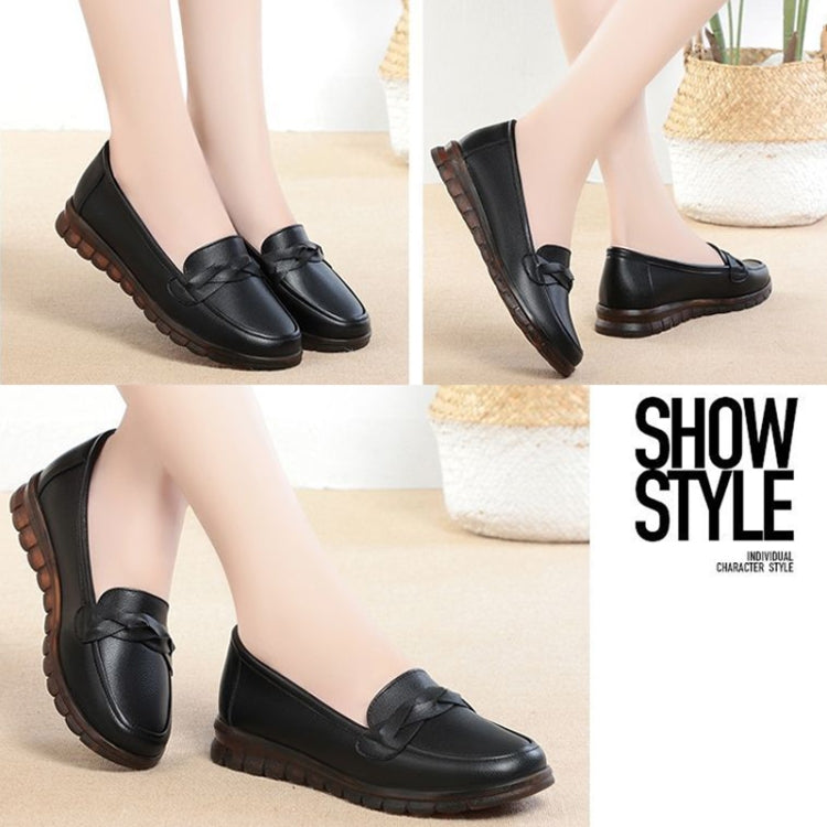 Women Leather Loafers Soft Sole Non-slip Middle-aged / Elderly Mom Shoes Flat Single Shoes, Size: 35