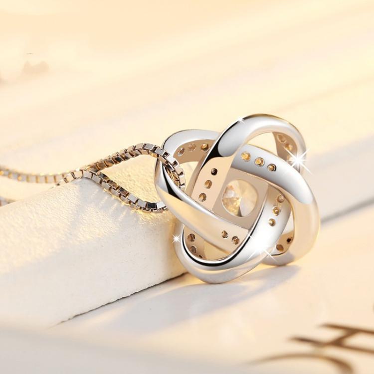 Women Necklace Inlaid Diamonds Collarbone Chain Clover Pendant Temperament Silver Jewelry - White