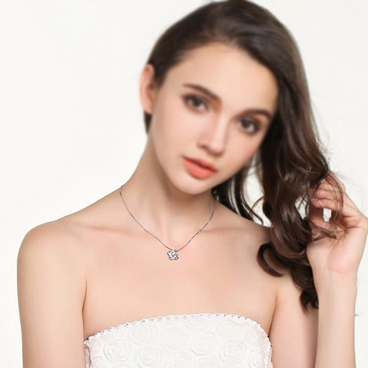 Women Necklace Inlaid Diamonds Collarbone Chain Clover Pendant Temperament Silver Jewelry - White