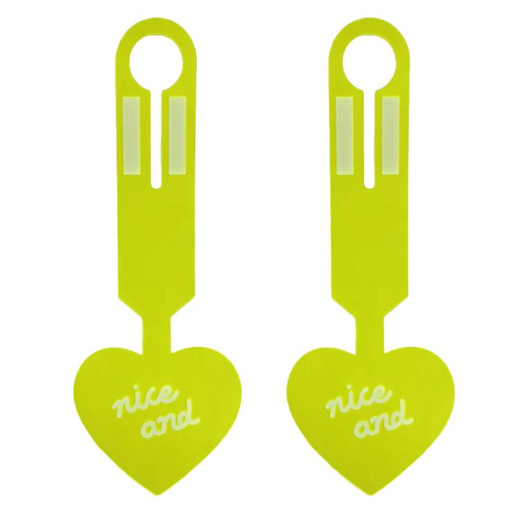 2pcs PVC Fluorescent Love Luggage Tag Baggage Tag Boarding Pass Checked Suitcase Anti-Lost Luggage Label