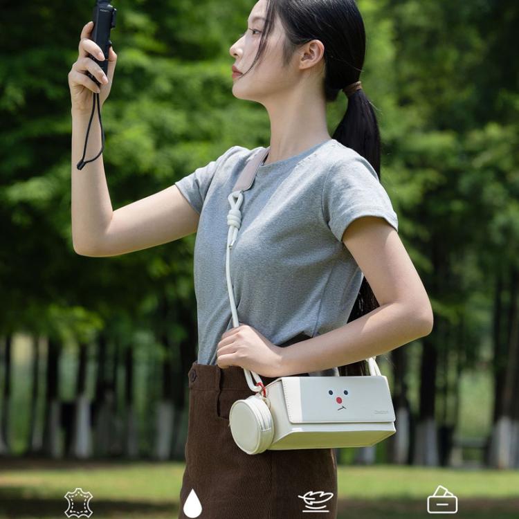 For DJI Pocket 3 Cwatcun D195 Medium Pocket Tripod Camera Bag Camera Accessories Shoulder Bag - White