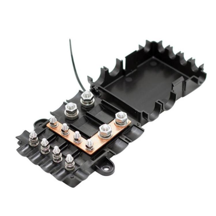 6-Way Automotive Fuse Block Box, 2-500A 32V DC, with 2 Input and 4 Output Terminals With 6 Fuses