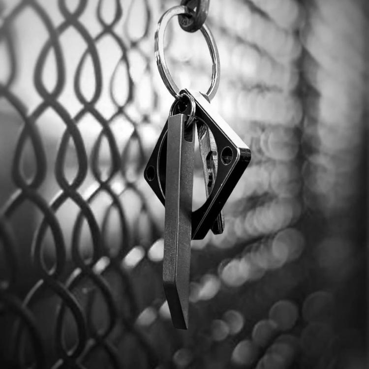 Portable Multi-Function Crowbar Self-Defense Bottle Opener Keychain - White Box Without LOGO