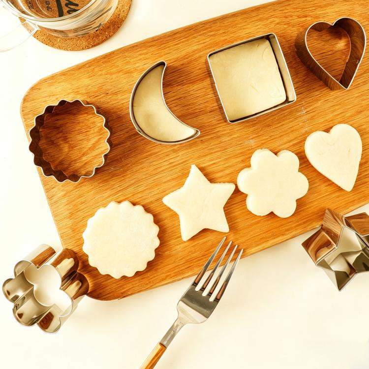 LsCook 6-Piece Set Stainless Steel Cookie Mold Star Moon-Shaped Cookie Cutters