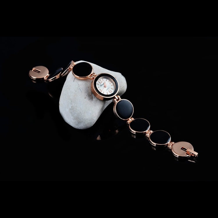 Women Round Dial Bracelet Quartz Wristwatch