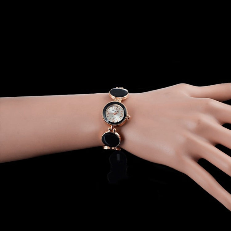 Women Round Dial Bracelet Quartz Wristwatch