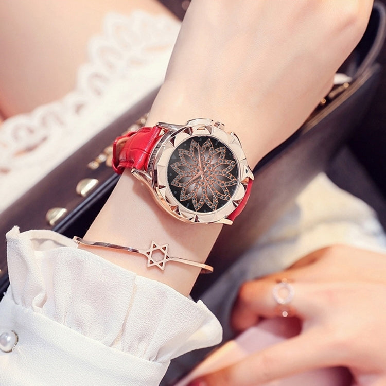 MOK Casual Lotus Pattern Dial Leather Strap Quartz Watch