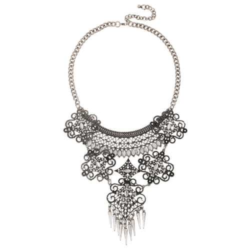 Retro Palace Hollow Flower Necklace Charm Elegance (Colour: Silver)