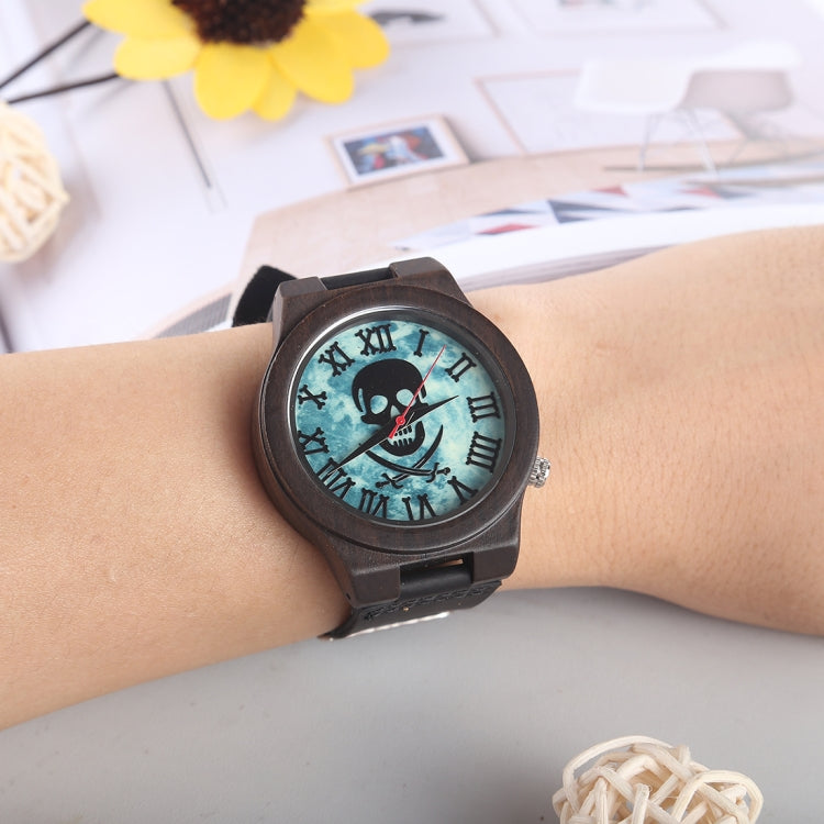 Fashion Personality Round Dial Wooden Shell Watch with Leather Strap