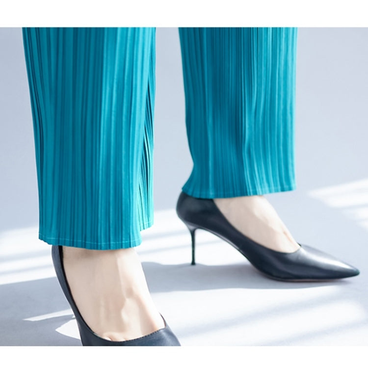Spring And Autumn Solid Color Pleated Three-quarter Sleeve Round Neck T-shirt + Straight Pants Suit For Ladies