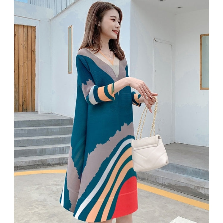 Pleated Large Size Temperament V-neck Dress