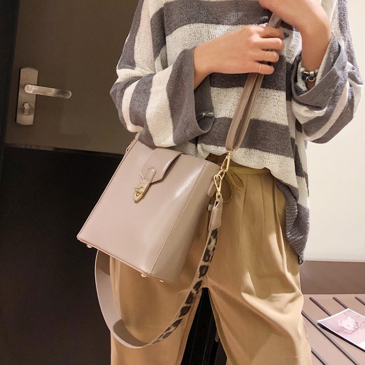 2 in 1 Bucket Bag Fashion Shoulder Bag Ladies Messenger Bag Handbag with Leopard Print Shoulder Strap