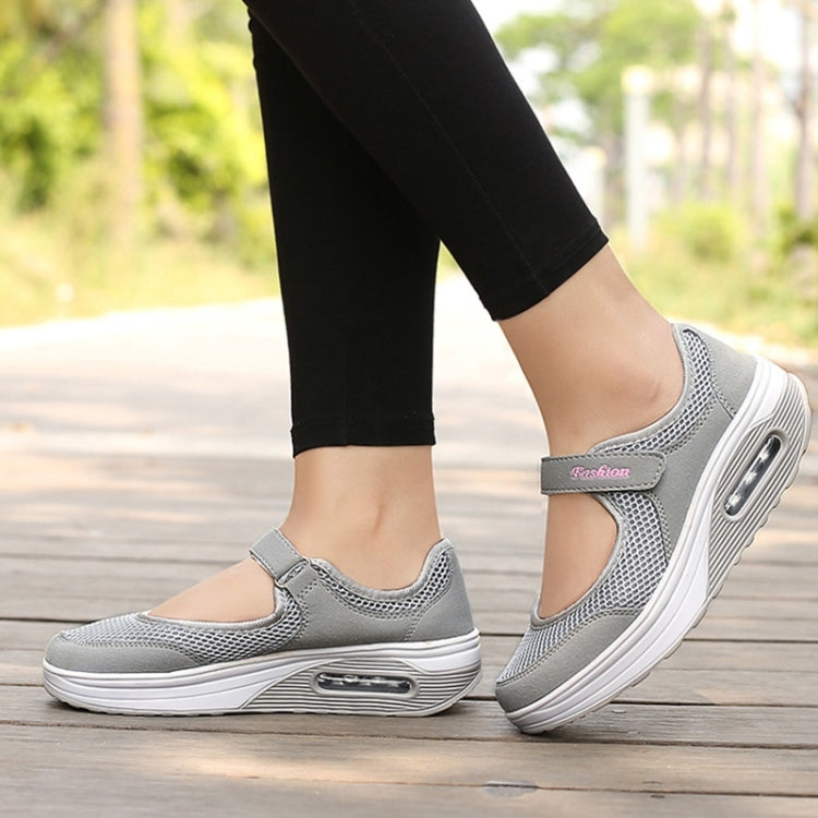 Cushioning Breathable Mesh Lightweight Walking Shoes for Woman