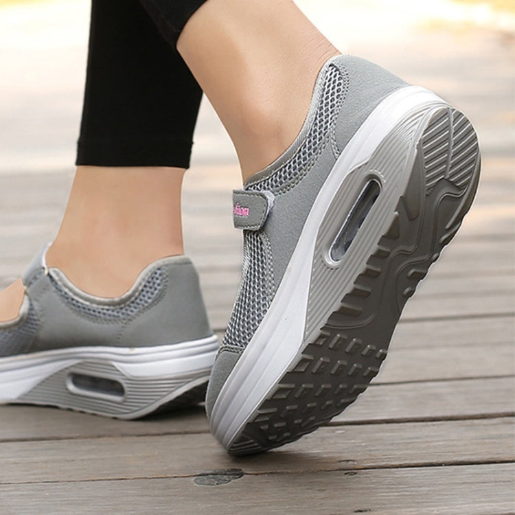 Cushioning Breathable Mesh Lightweight Walking Shoes for Woman