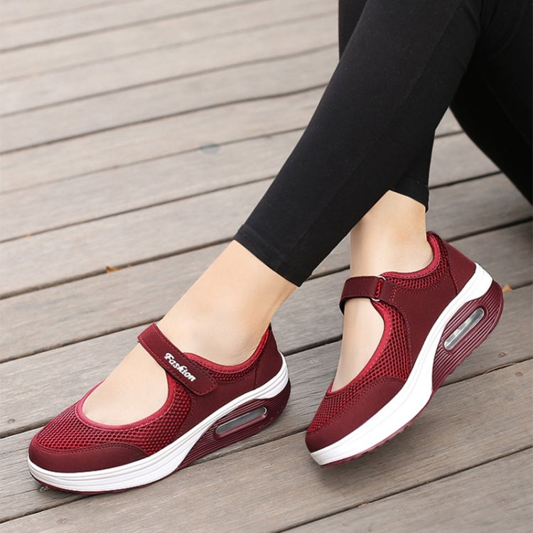 Cushioning Breathable Mesh Lightweight Walking Shoes for Woman