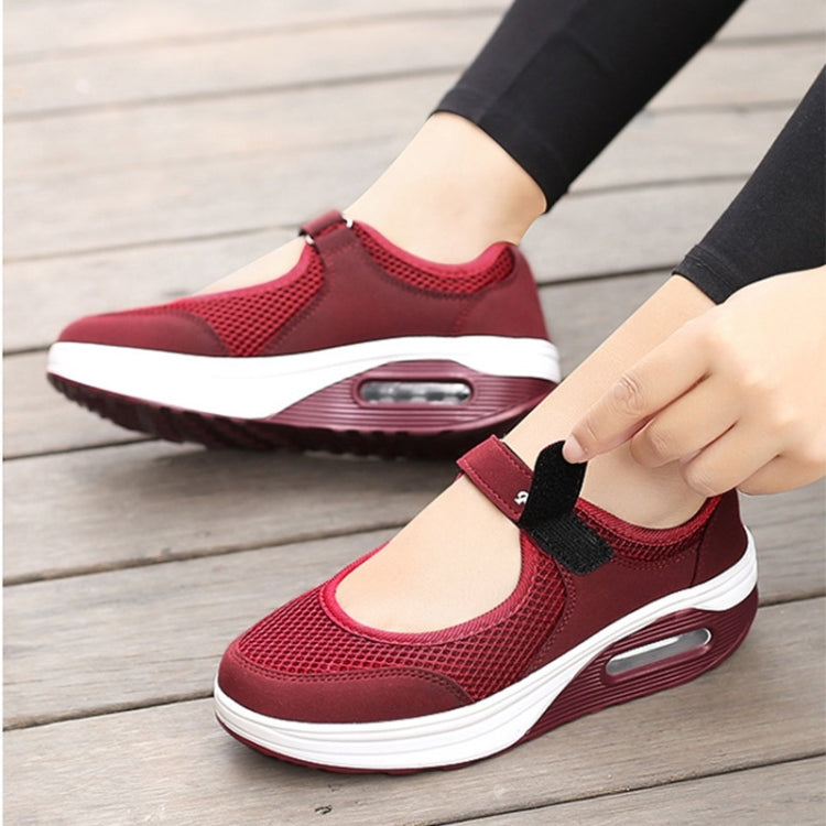 Cushioning Breathable Mesh Lightweight Walking Shoes for Woman