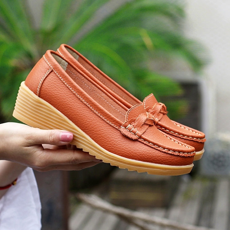 Soft and Comfortable Wild Casual Leather Shoes for Woman