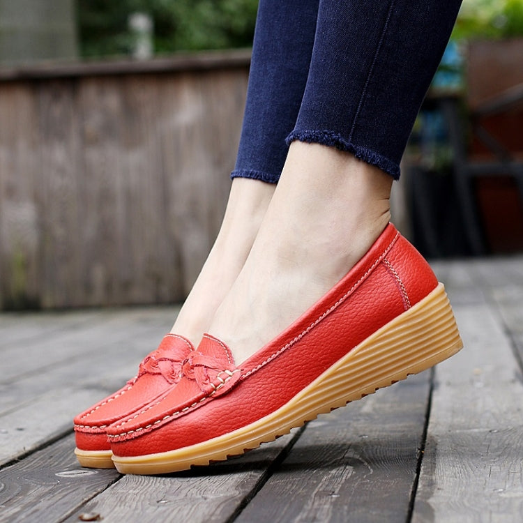 Soft and Comfortable Wild Casual Leather Shoes for Woman