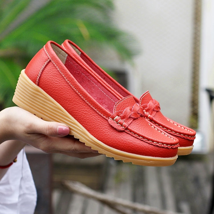 Soft and Comfortable Wild Casual Leather Shoes for Woman