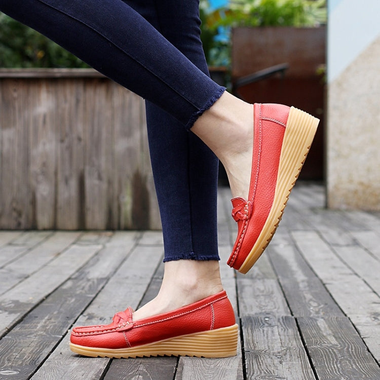 Soft and Comfortable Wild Casual Leather Shoes for Woman
