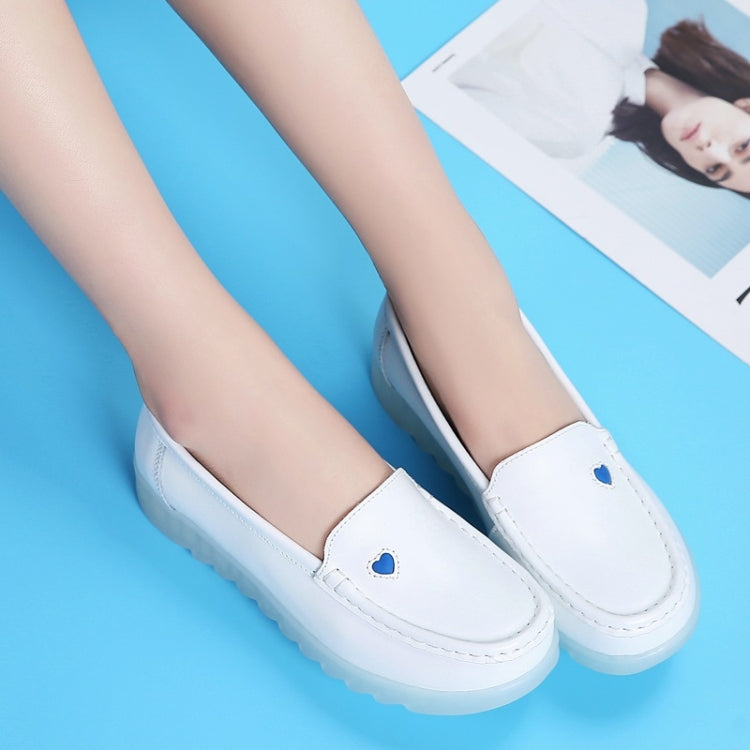 Soft Lightweight and Breathable Leather Comfortable Nurse Shoes Casual Shoes for Women
