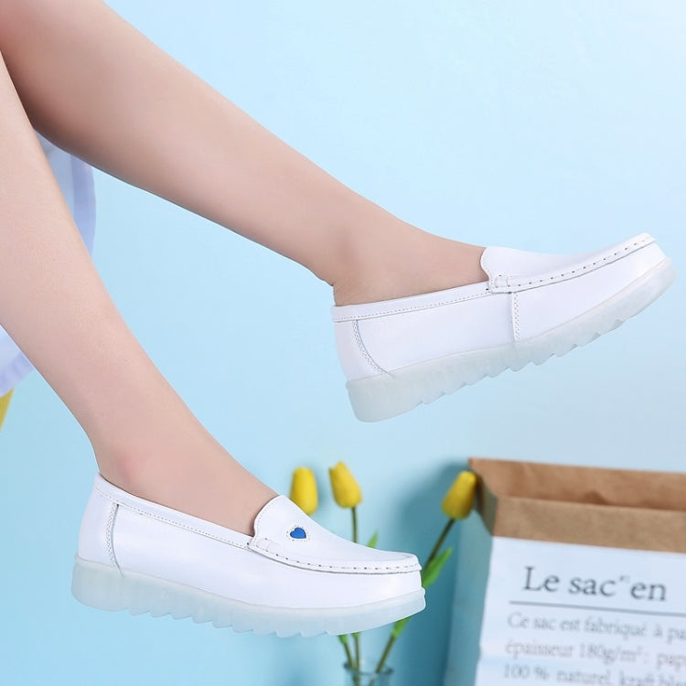 Soft Lightweight and Breathable Leather Comfortable Nurse Shoes Casual Shoes for Women