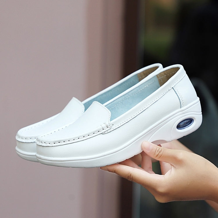 Soft Leather Comfortable Lightweight Mid Heel Casual Shoes for Woman