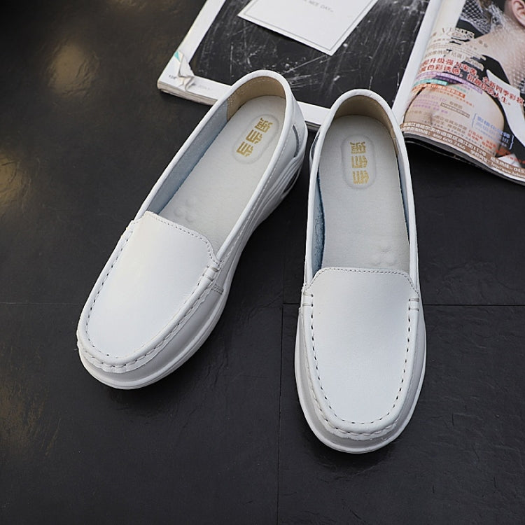 Soft Leather Comfortable Lightweight Mid Heel Casual Shoes for Woman