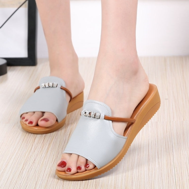 Fashion and Comfortable Breathable Wild Sandals Slippers for Woman