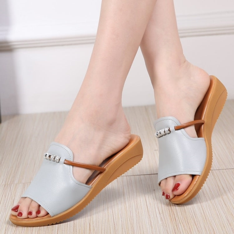 Fashion and Comfortable Breathable Wild Sandals Slippers for Woman