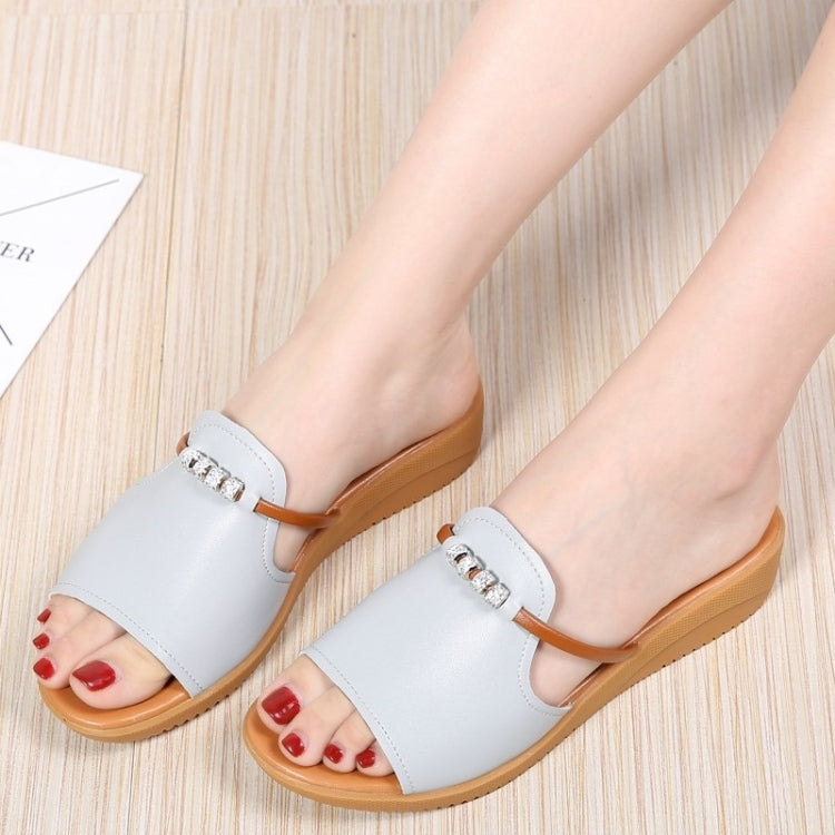 Fashion and Comfortable Breathable Wild Sandals Slippers for Woman