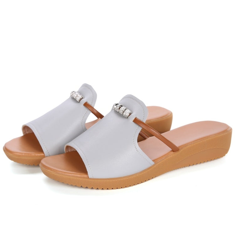 Fashion and Comfortable Breathable Wild Sandals Slippers for Woman