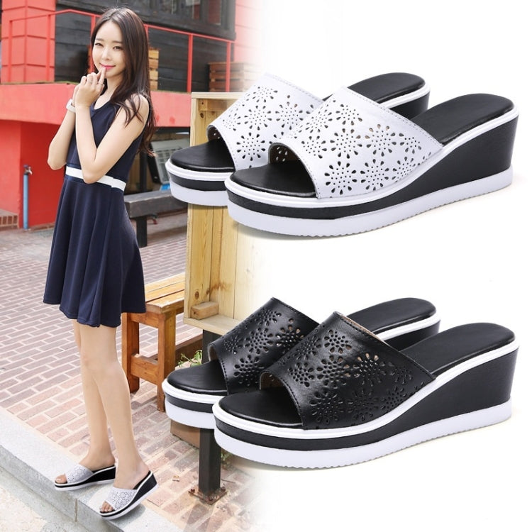 Simple Non-slip Casual Wild Hollow Thick Bottom Slippers for Women