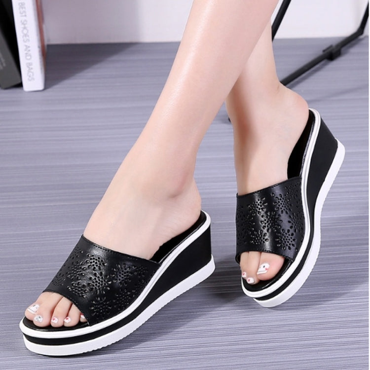 Simple Non-slip Casual Wild Hollow Thick Bottom Slippers for Women