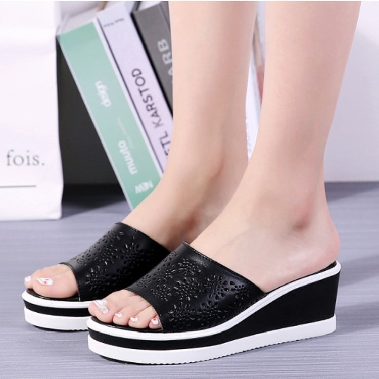Simple Non-slip Casual Wild Hollow Thick Bottom Slippers for Women