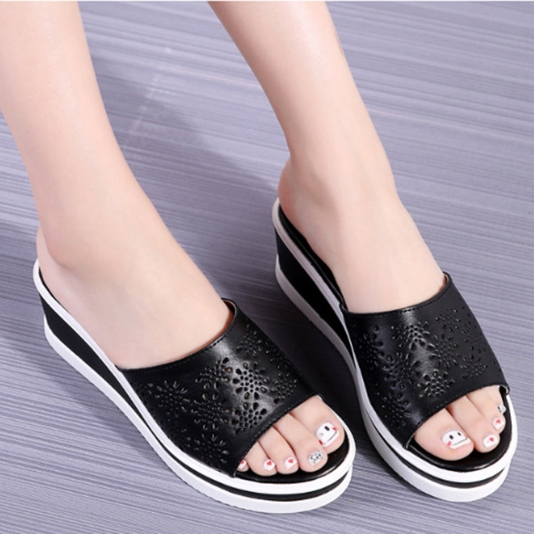 Simple Non-slip Casual Wild Hollow Thick Bottom Slippers for Women